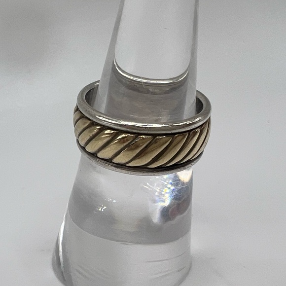 RETIRED James Avery fluted ring with 14k gold. Size 6. - Picture 3 of 9